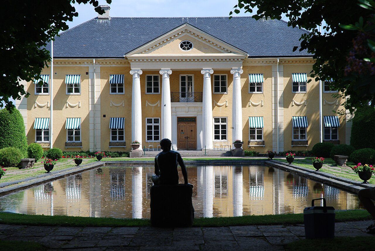 Rottneros herrgård i parken